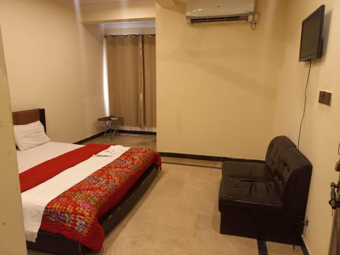 Hotel Tulip Inn Rawalpindi Bagian luar foto